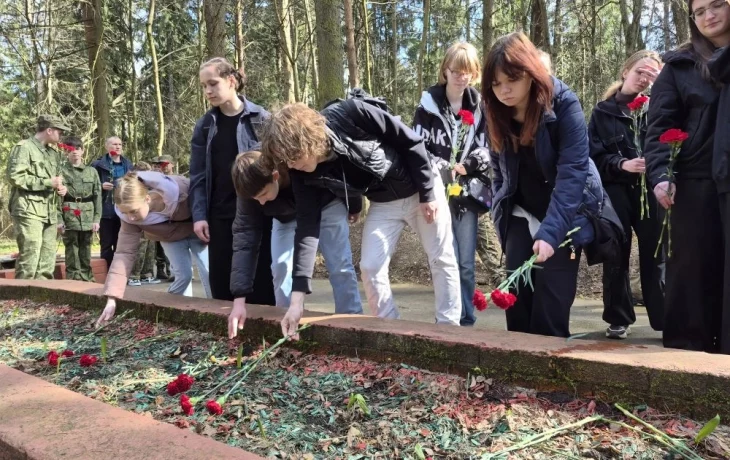 Сохраняя память: студенты привели в порядок мемориал 354-й стрелковой дивизии